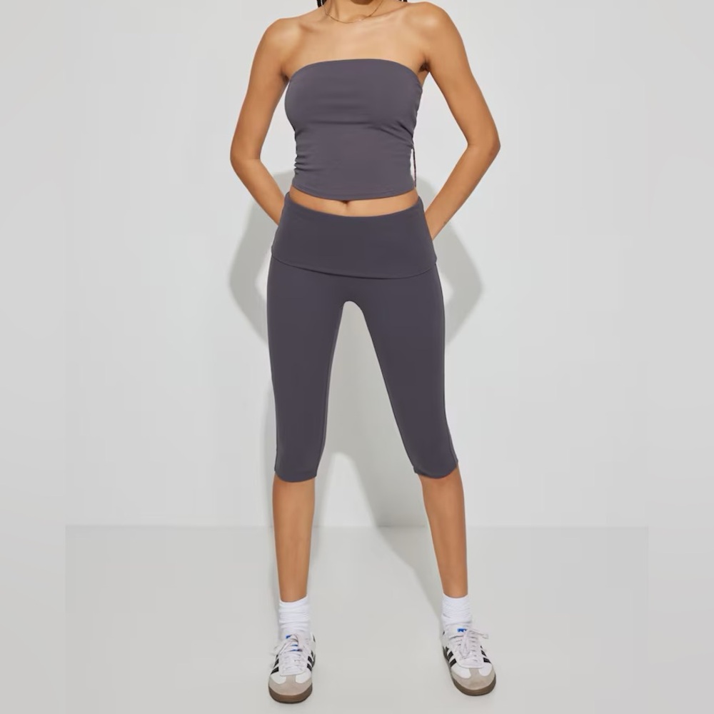 BLACK Garage fold-over capris